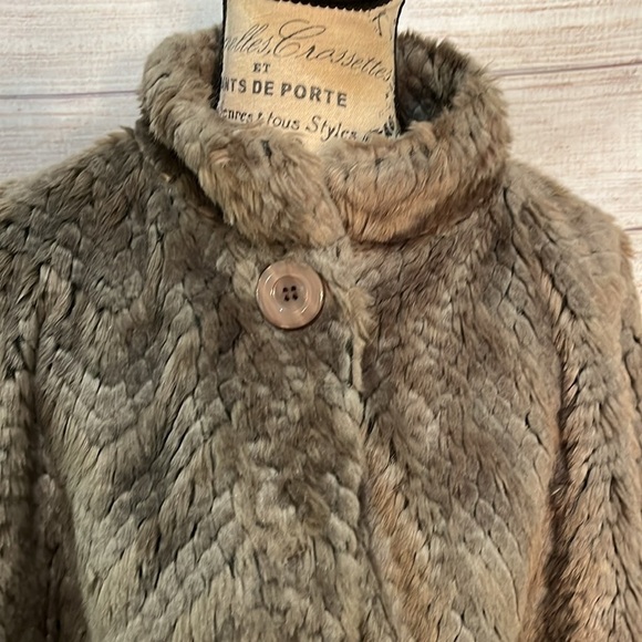 Sisters Outerwear Faux Fur Cape Pockets Textured One Button Large - Picture 2 of 8